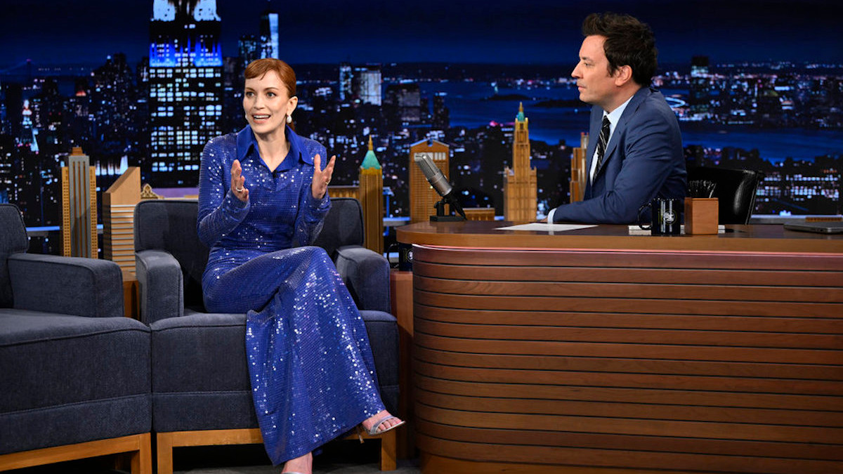 La sortie de Britt Lower joue de la trompette - et couvre la chanson thème «Severance» pour Jimmy Fallon |