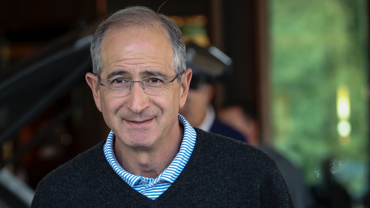 Le PDG de Comcast, Brian Roberts, les salaires de 2024 diminuent à 33,9 millions de dollars