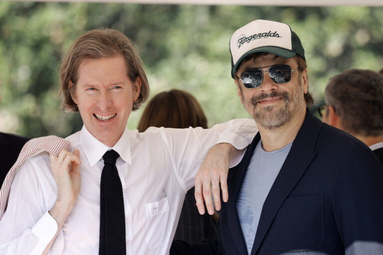 Les premières images du «Schéma phénicien» de Wes Anderson révèlent Benicio del Toro comme le plus riche
