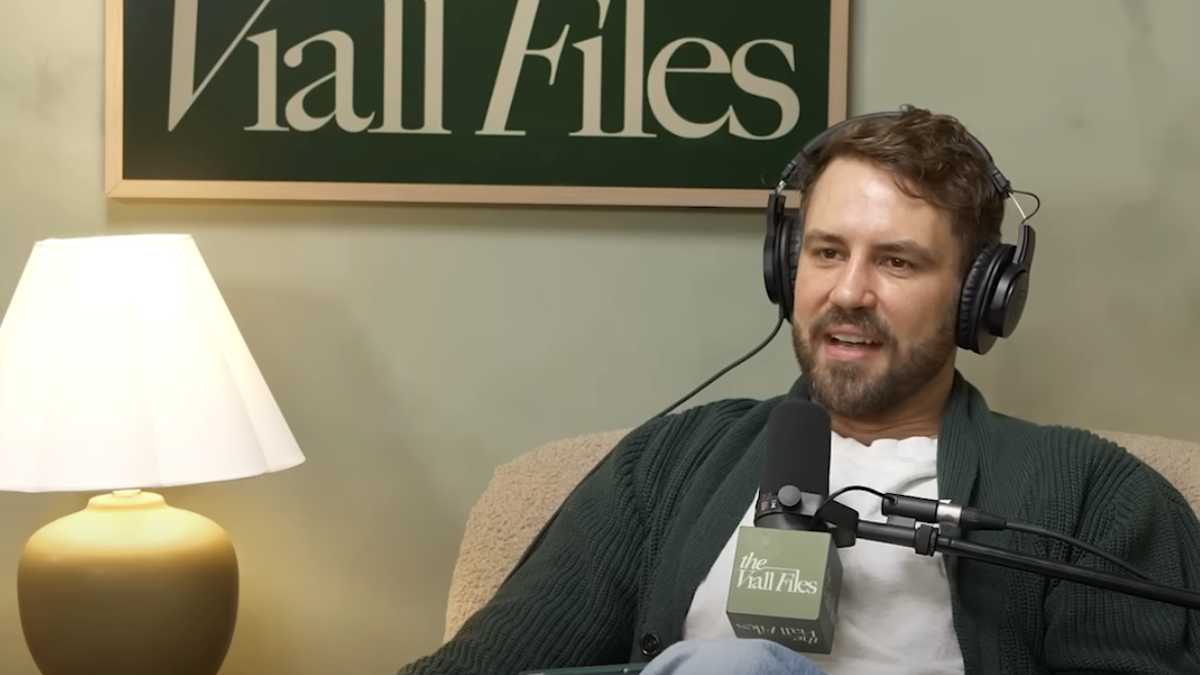 Nick Viall conclut une offre de 30 millions de dollars pour garder le podcast chez Libsyn