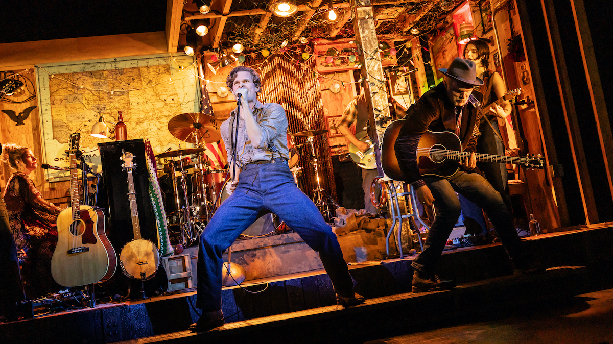 Revue de Broadway 'Dead Outlaw': jamais une comédie musicale n'a été ainsi