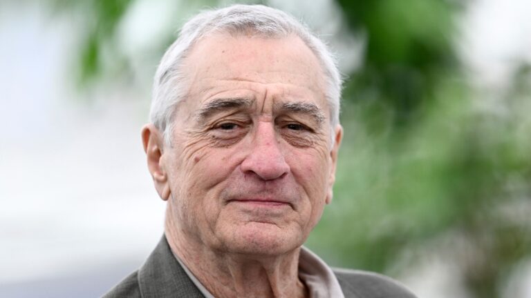 Robert de Niro pour recevoir une Palme d'Or honoraire à la cérémonie d'ouverture du Festival de Cannes