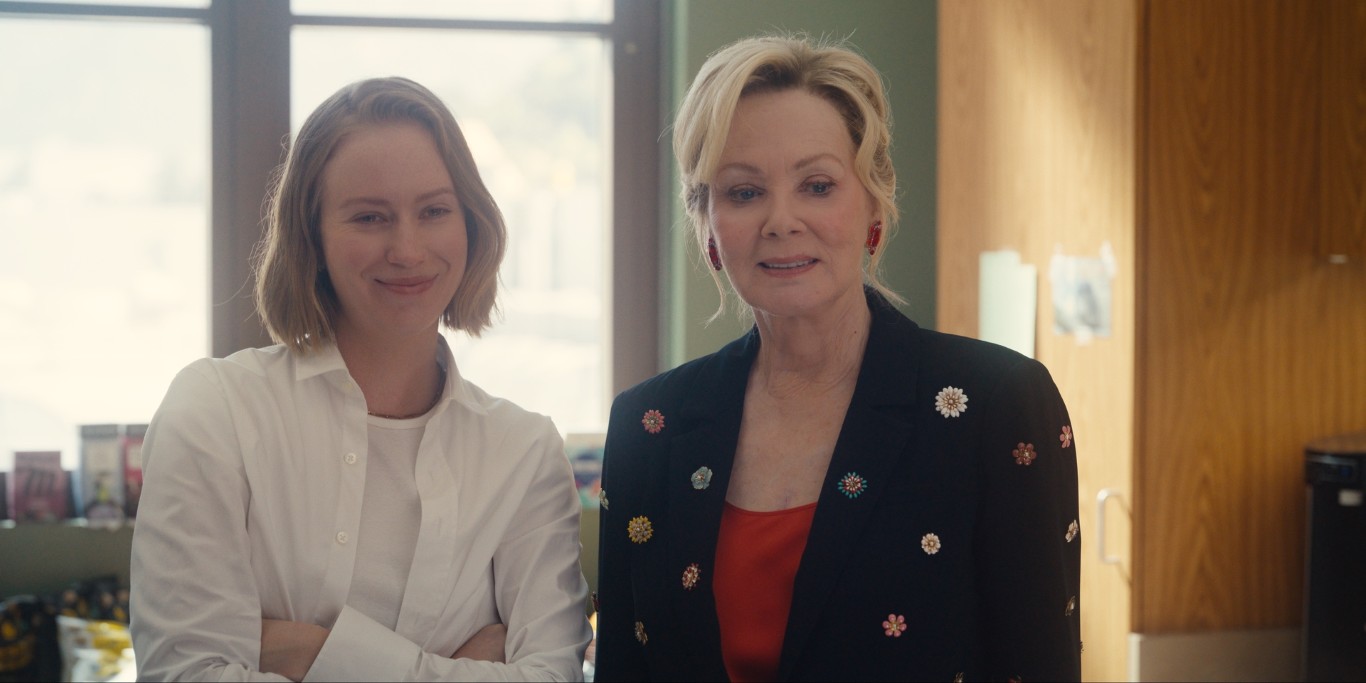 jean smart hannah einbinder 0