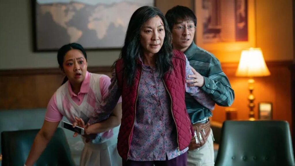Michelle Yeoh en tant qu'Evelyn Wang dans «Everything Everwhere All Am Ordin» (Crédit photo: A24)