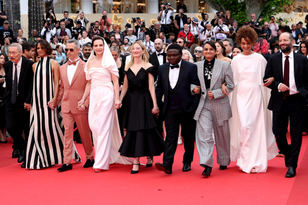 1747180573 71 Ceremonie d39ouverture de Cannes 2025 Halle Berry Julia Garner et