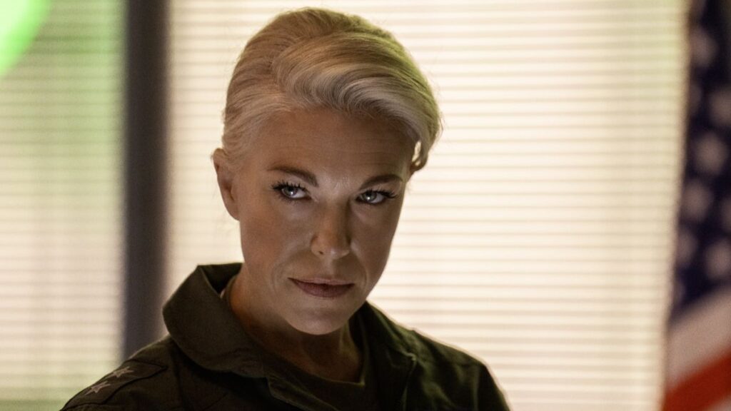 Hannah Waddingham joue l'amiral Neely dans Mission: Impossible - le dernier calcul de Paramount Pictures et Skydance. | © 2025 Images Paramount.
