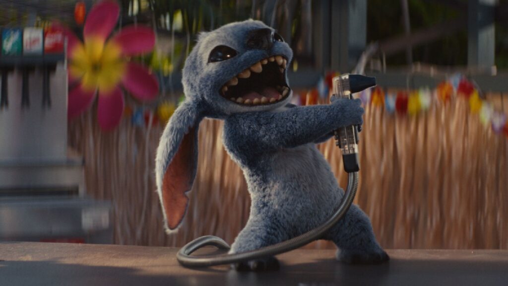 Stitch dans LILO & STTICH de Disney en direct. Photo gracieuseté de Disney. © 2025 Disney Enterprises Inc. Tous droits réservés.