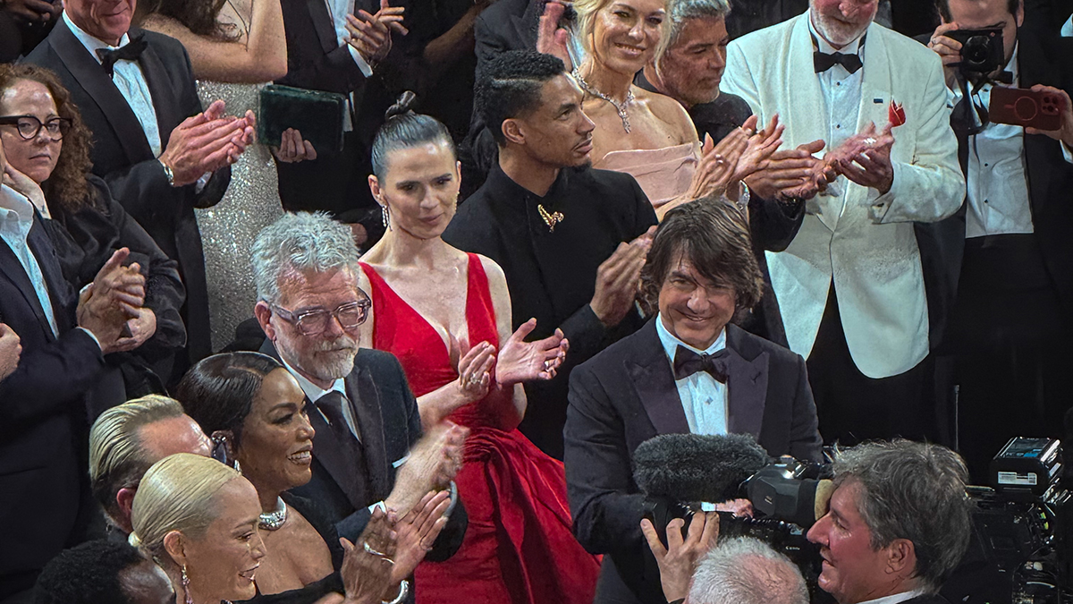 Cannes aime Tom Cruise et il les aime tout de suite à la première 'Mission: Impossible'