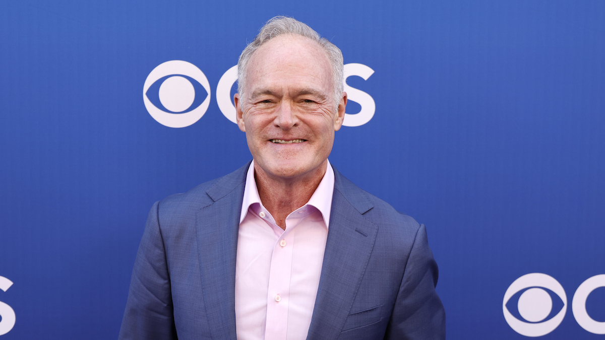 Le journaliste de 60 minutes Scott Pelley avertit que la «liberté d'expression est attaquée» dans le début viral
