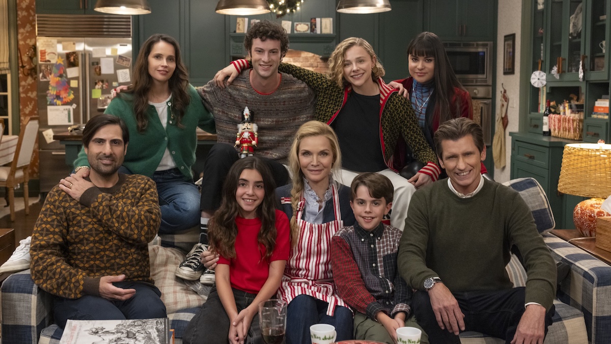 Michelle Pfeiffer se fait prendre dans les manigances de Noël dans First Teaser pour Prime Video 'Oh. Quoi.