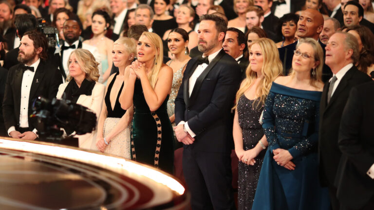 Michelle Williams rappelle que ses Oscars 2017 datent de Philipps ce qu'elle a dit à Ben Affleck pendant