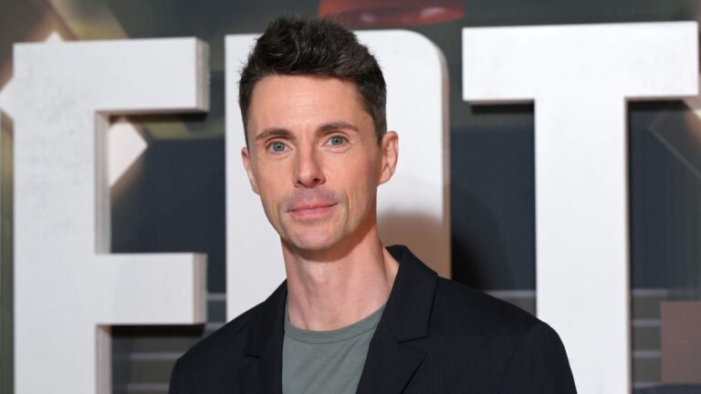 Matthew Goode s'est lancé à Barbara Broccoli pour jouer James Bond – et a bombardé: «Mhmm. Suivant!' |