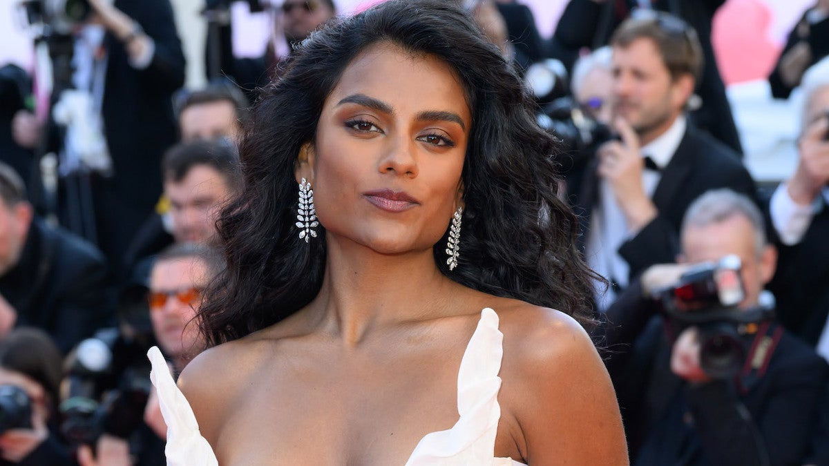 'F1' Diretor explique pourquoi il a coupé la star de 'Bridgerton' 'Simone Ashley du film