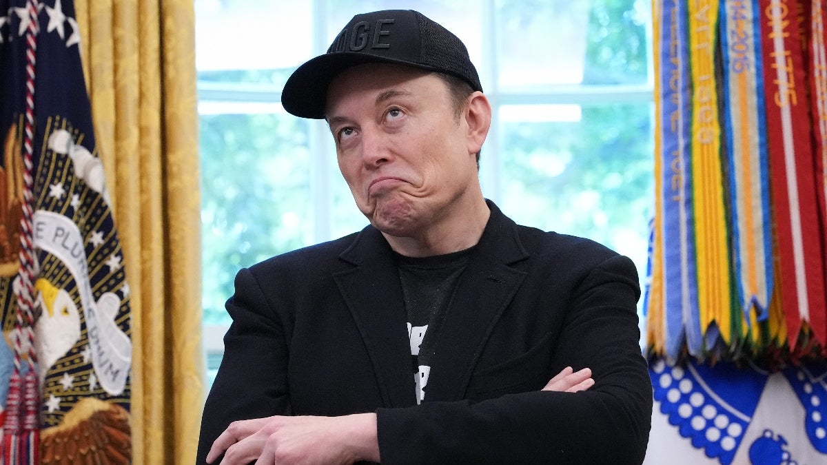 Elon Musk supprime les publications anti-Trump de X - dont une affirmant que le président est dans l'Epstein