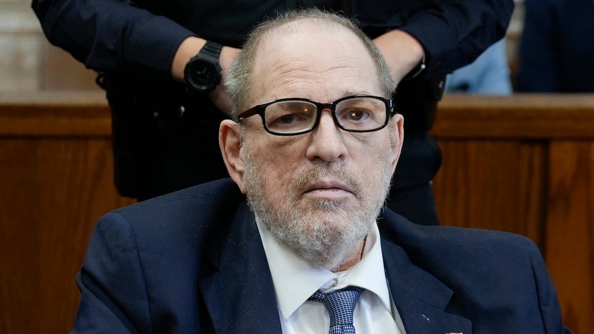 Harvey Weinstein a été reconnu coupable d'un chef d'accusation d'agression sexuelle à New York, acquitté le 2e