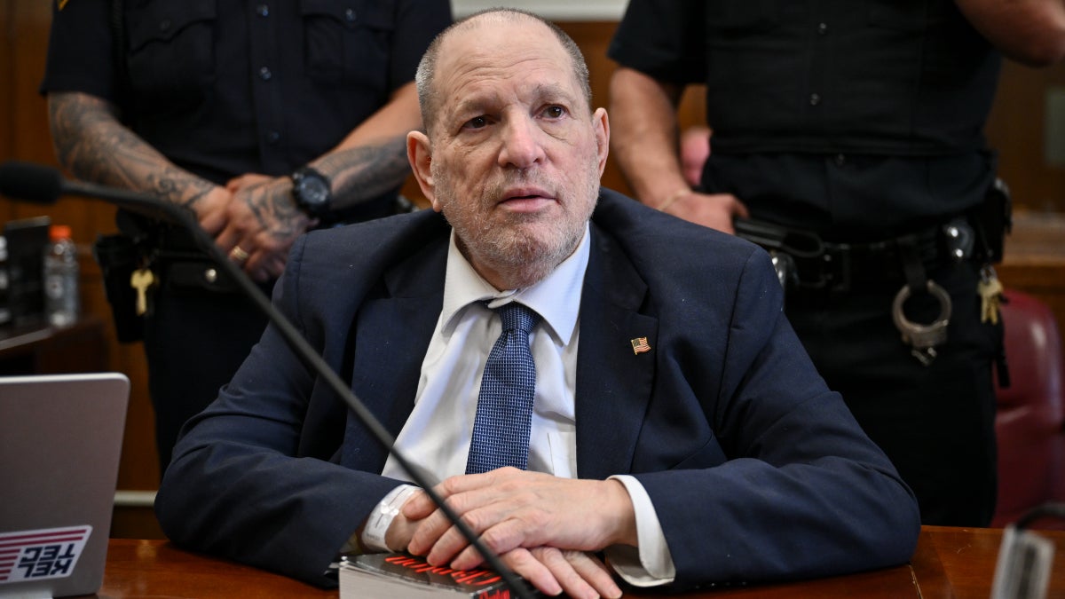Harvey Weinstein admet que ses actions étaient «stupides» mais «jamais criminelles» dans une interview rare au milieu