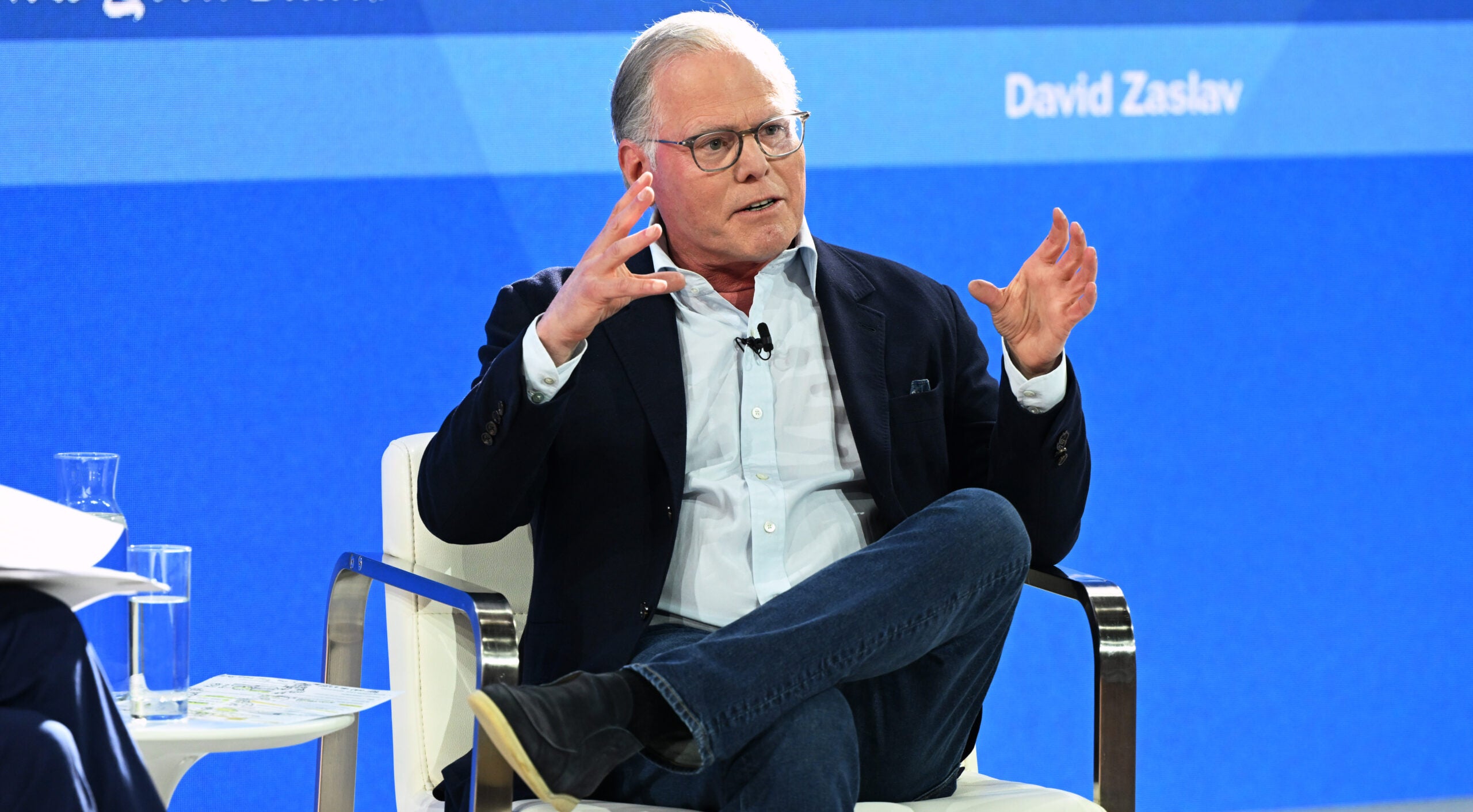 Les actionnaires de Warner Bros. Discovery rejettent le forfait salarial de 51,9 millions de dollars de David Zaslav pour 2024