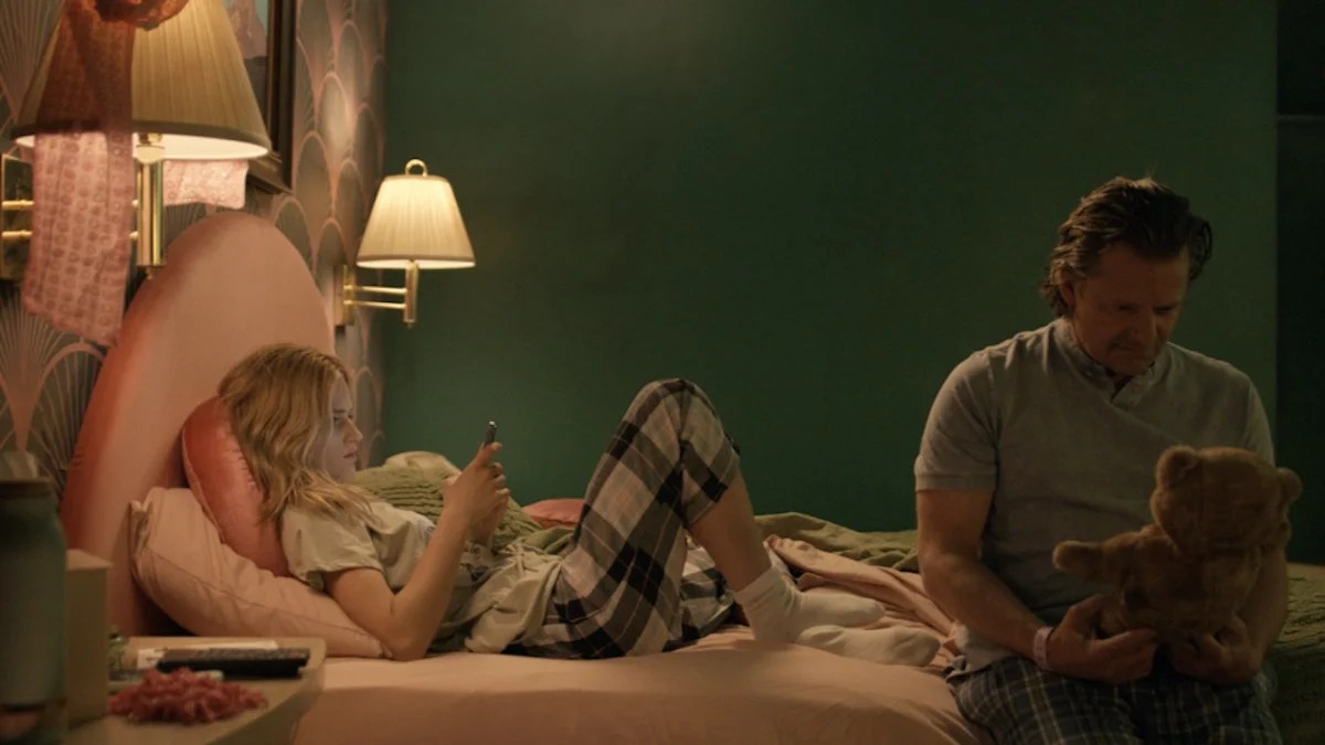 Revue `` She Dances '': Steve Zahn et sa fille Audrey partagent un doux pas