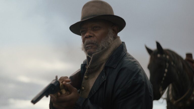 Revue de la Trinité impie: un Western médiocre qui ne mérite pas Samuel L. Jackson