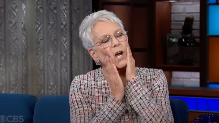 Jamie Lee Curtis a encouragé les producteurs de «Freakier Friday» à rôtir «  tout sur moi '' dans la suite