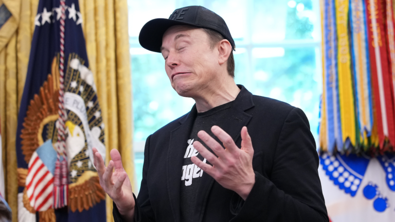 Elon Musk répond à la fusion antisémite de l'IA de X: «Jamais un moment ennuyeux»