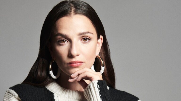 La star de 'Industry' Marisa Abela rejoint Henry Cavill dans le film 'Highlander' d'Amazon