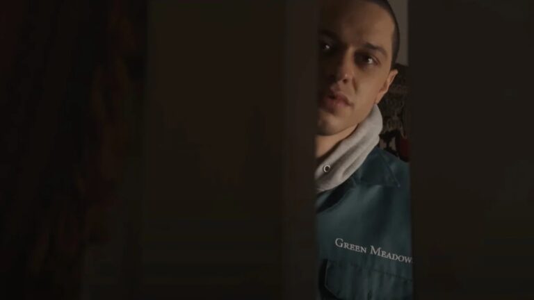 Revue de la maison: Subpar Pete Davidson Thriller essaie de mettre le «boo» dans les baby-boomers