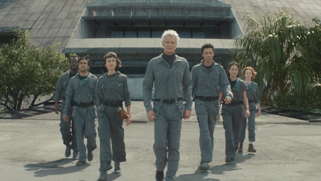 Alien-Earth-Team-Sydney-Chandler-Timothy-Olyphant-FX