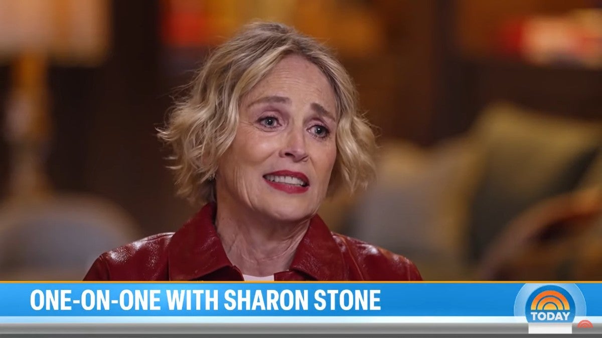 Sharon Stone Side-Eyes Le «Basic Instinct» Reboot: «Je veux dire, allez-y mais bonne chance» | Vidéo