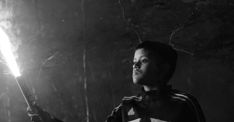 ISH – First-look Review | Little blanc mensonges