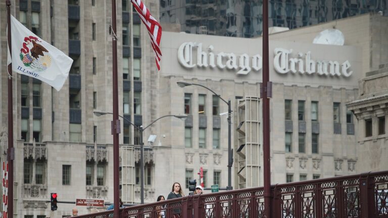 Chicago Tribune élimine le rôle de critique cinématographique, Michael Phillips prend le rachat
