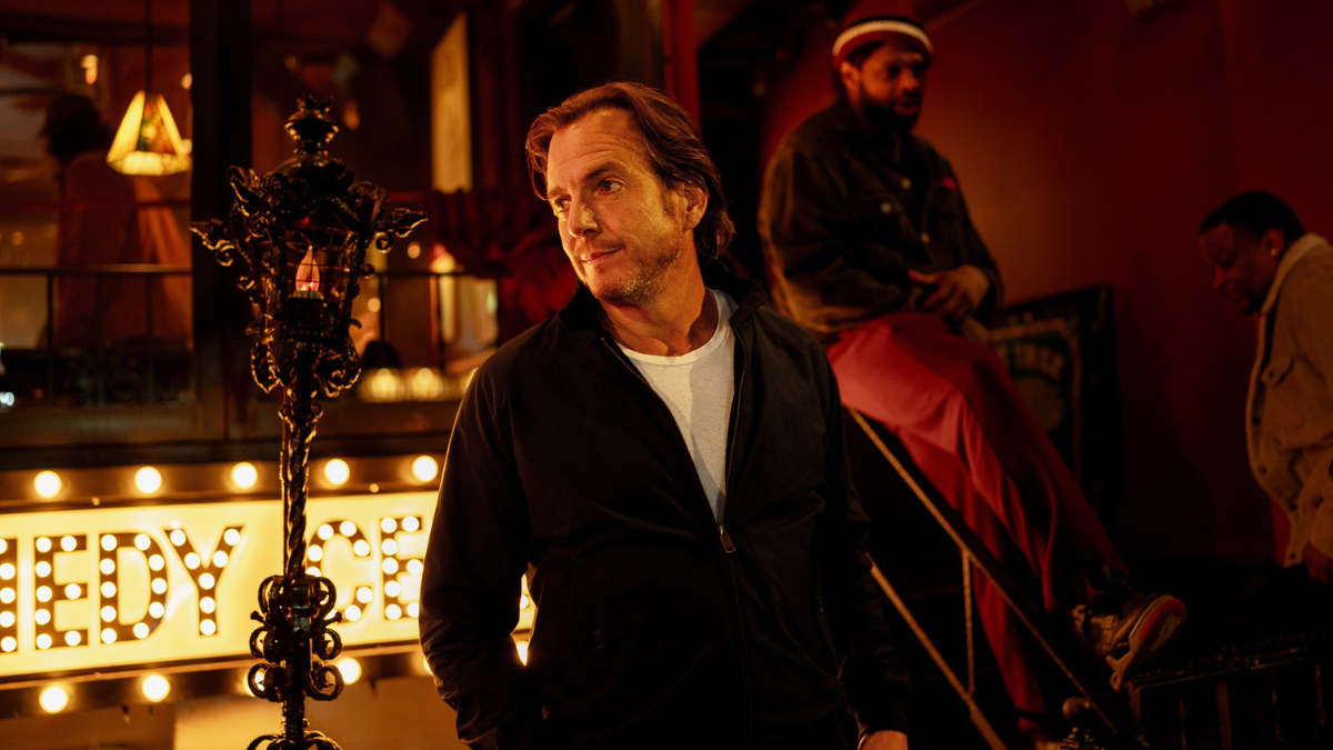 «Est-ce que ce truc de Bradley Cooper? Définit la version de décembre à Searchlight