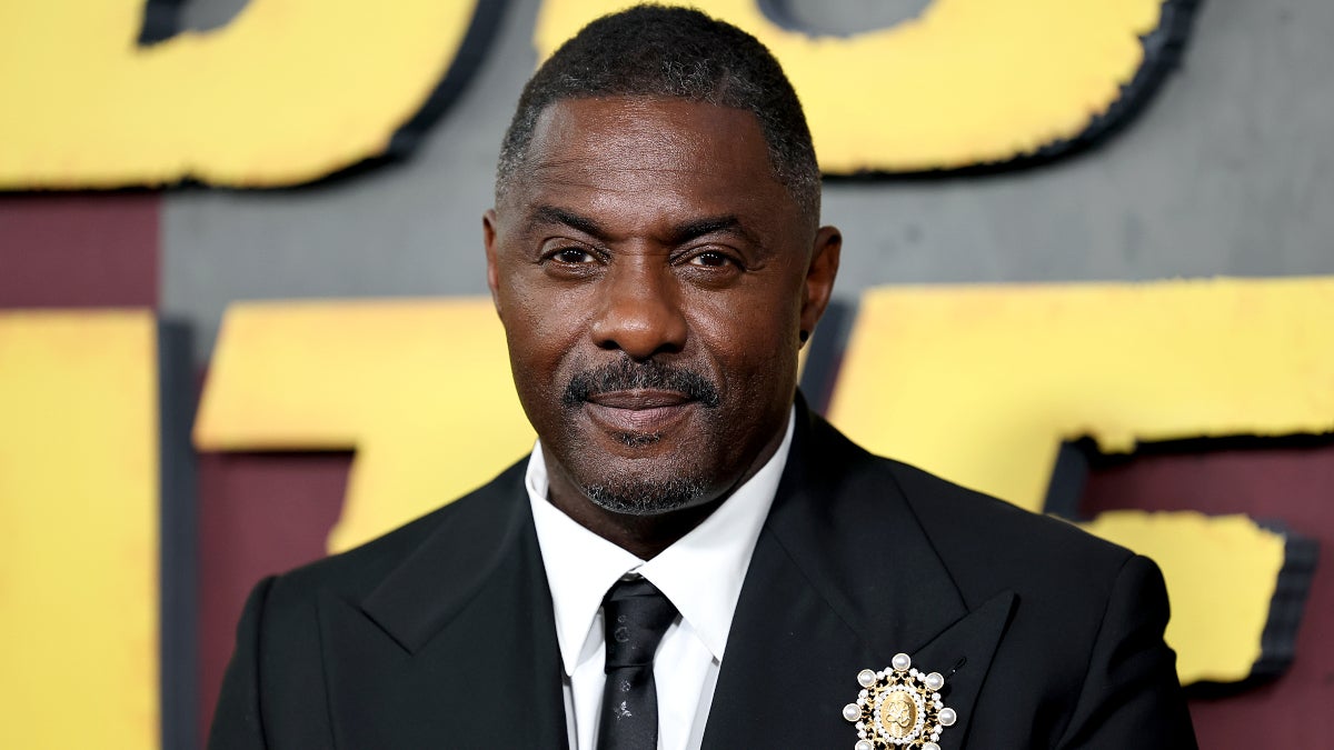 Idris Elba est l'acteur le plus chaud de plus de 50 ans, selon les films d'AARP pour les adultes