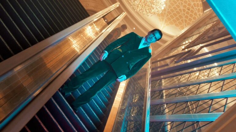 Première bande-annonce «Ballad of a Small Joueur» envoie Colin Farrell à des enjeux élevés Macau