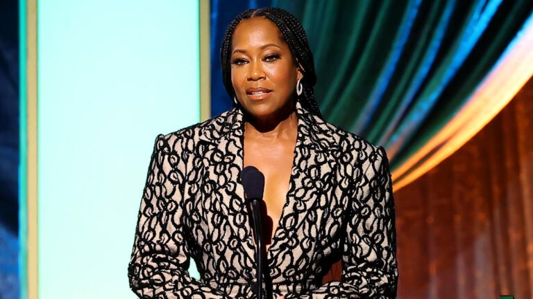 Regina King s'ouvre sur la bataille de son défunt fils contre la dépression: «Vous vous sentez impuissant»