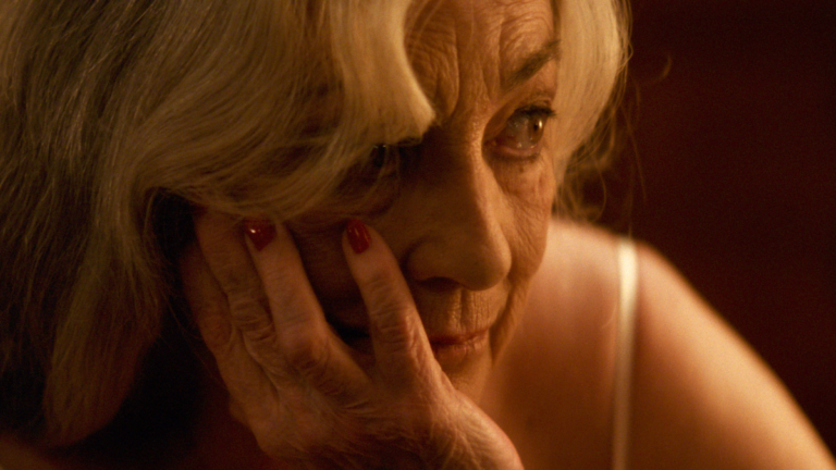 Revue 'Calle Malaga': la légende espagnole Carmen Maura lui charme