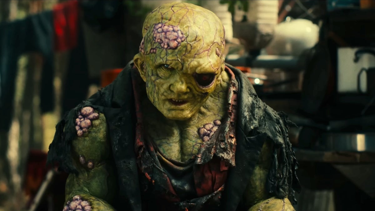 Revue `` The Toxic Avenger '': Peter Dinklage l'écrase tout en écrasant