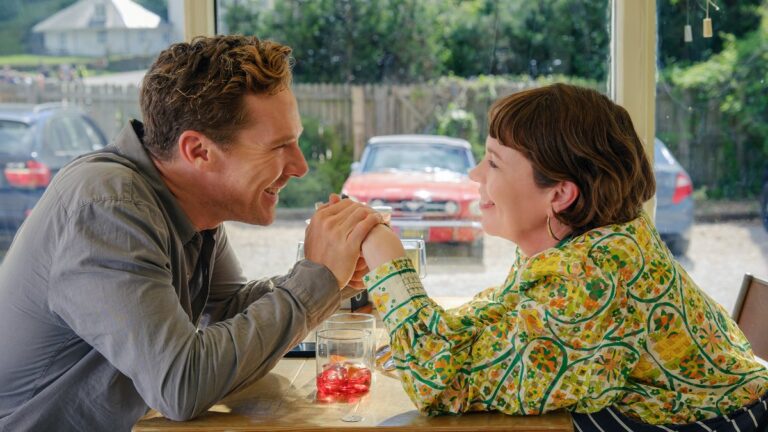 Revue de la «  The Roses '': Benedict Cumberbatch et Olivia Colman se réunissent dans un remake habilement drôle