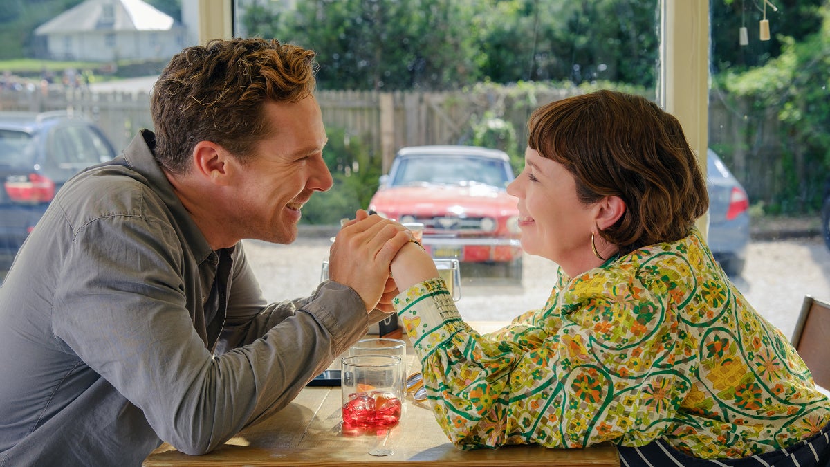 Revue de la `` The Roses '': Benedict Cumberbatch et Olivia Colman se réunissent dans un remake habilement drôle