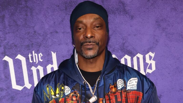 Snoop Dogg remet en question la représentation LGBTQ + dans les films pour enfants: «  Nous devons montrer cela à ce