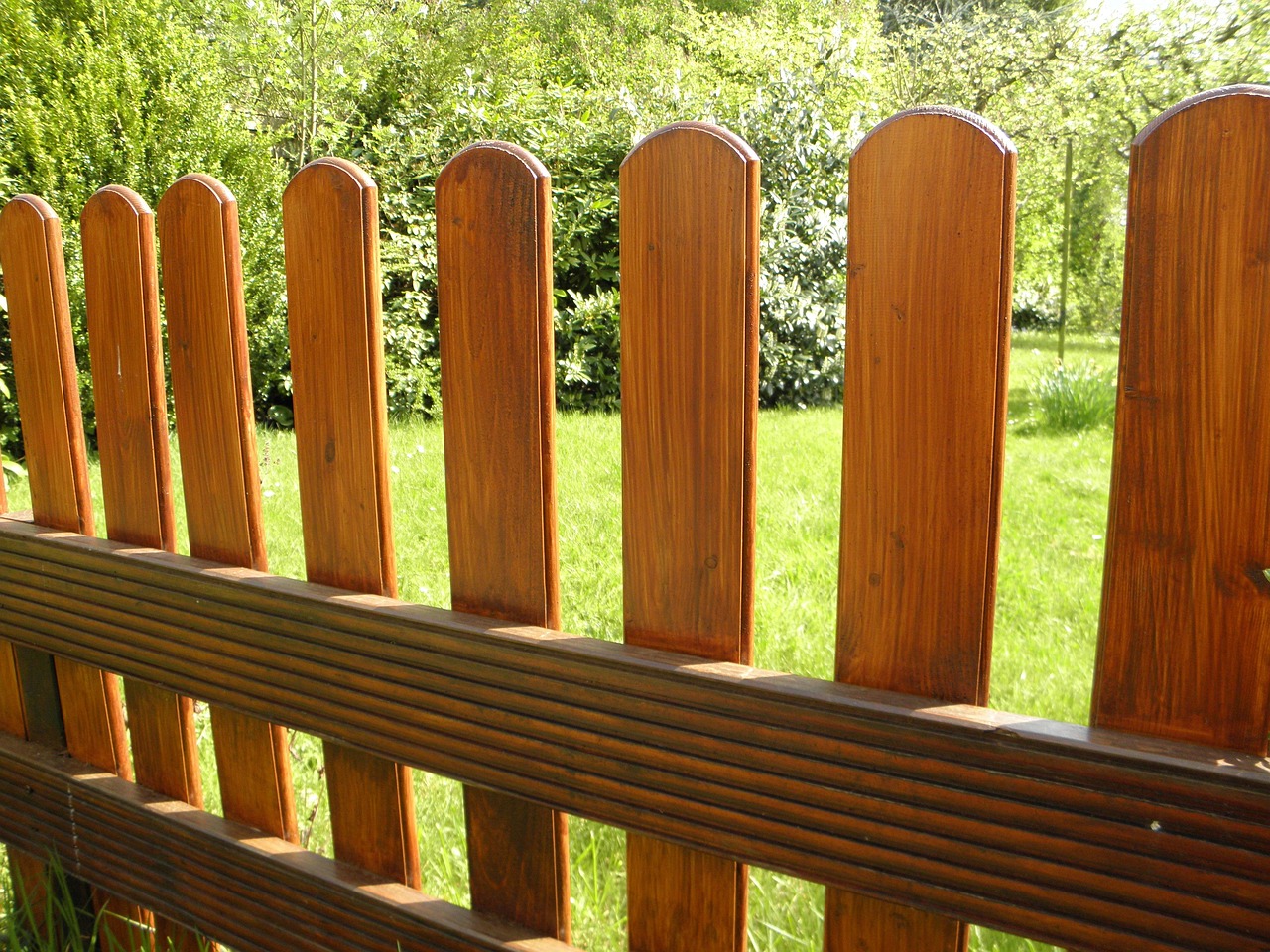 garden fence 326616 1280