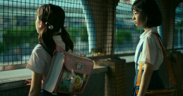 Girl – Premier look Review | Little blanc mensonges