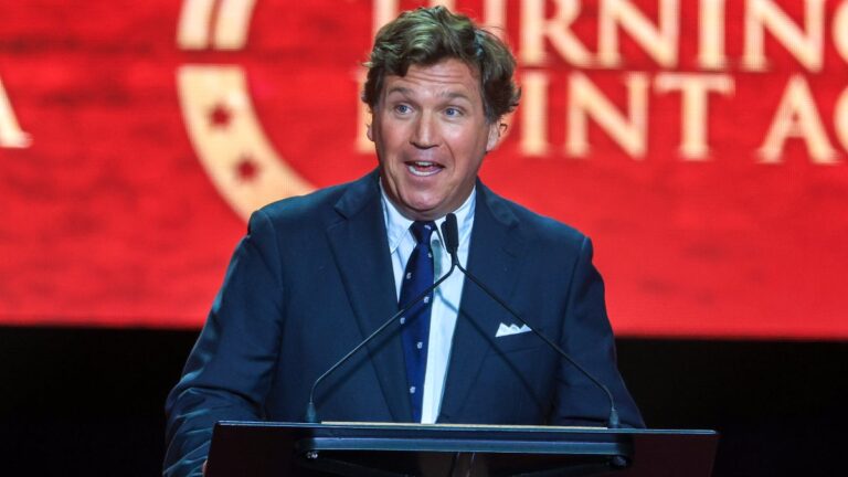 Le discours commémoratif de Charlie Kirk de Tucker Carlson sur la crucifixion de Jésus a explosé comme antisémite: