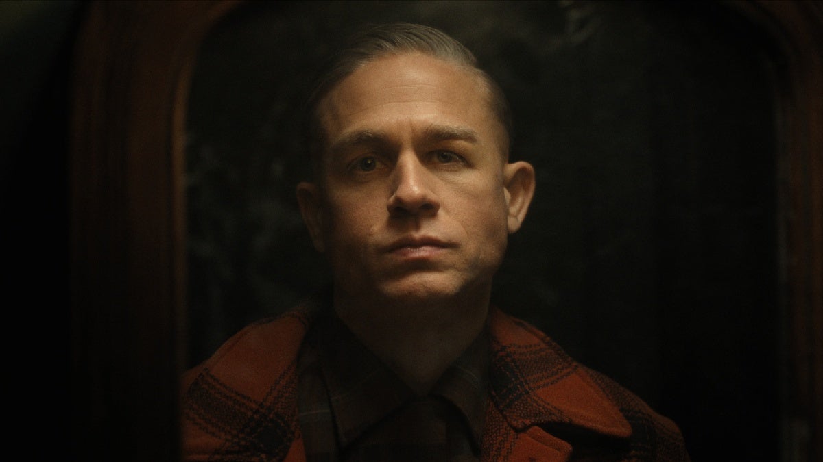 Revue «Monster: The Ed Gein Story»: Charlie Hunnam impressionne, mais