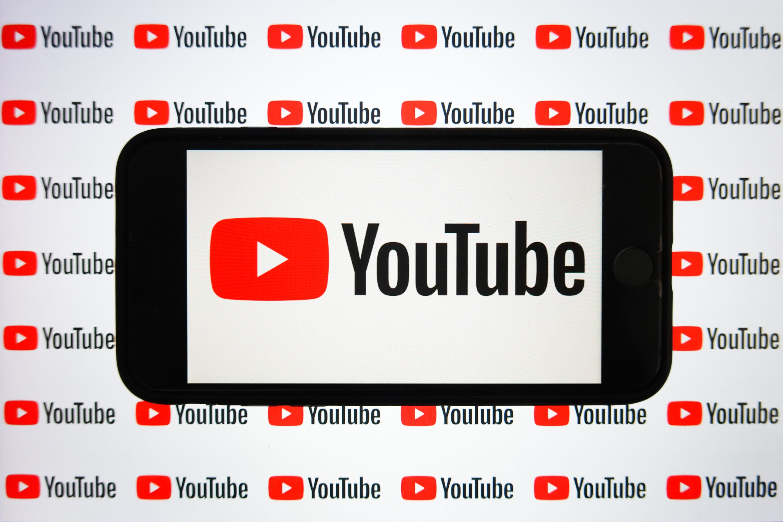 YouTube lance la première vague d'outils de détection de ressemblance IA pour les créateurs | Vidéo