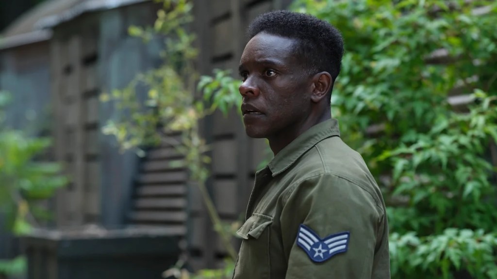 bienvenue-à-derry-chris-chalk-hbo