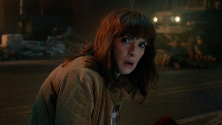 'Stranger Things' détrône 'Wicked: For Good' alors que le public du titre n°1 est le plus enthousiasmé |