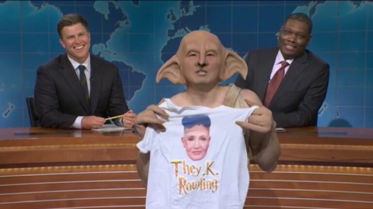 Dobby de Bowen Yang combat un dysfonctionnement de la garde-robe, défend JK Rowling sur la mise à jour du week-end 'SNL' |