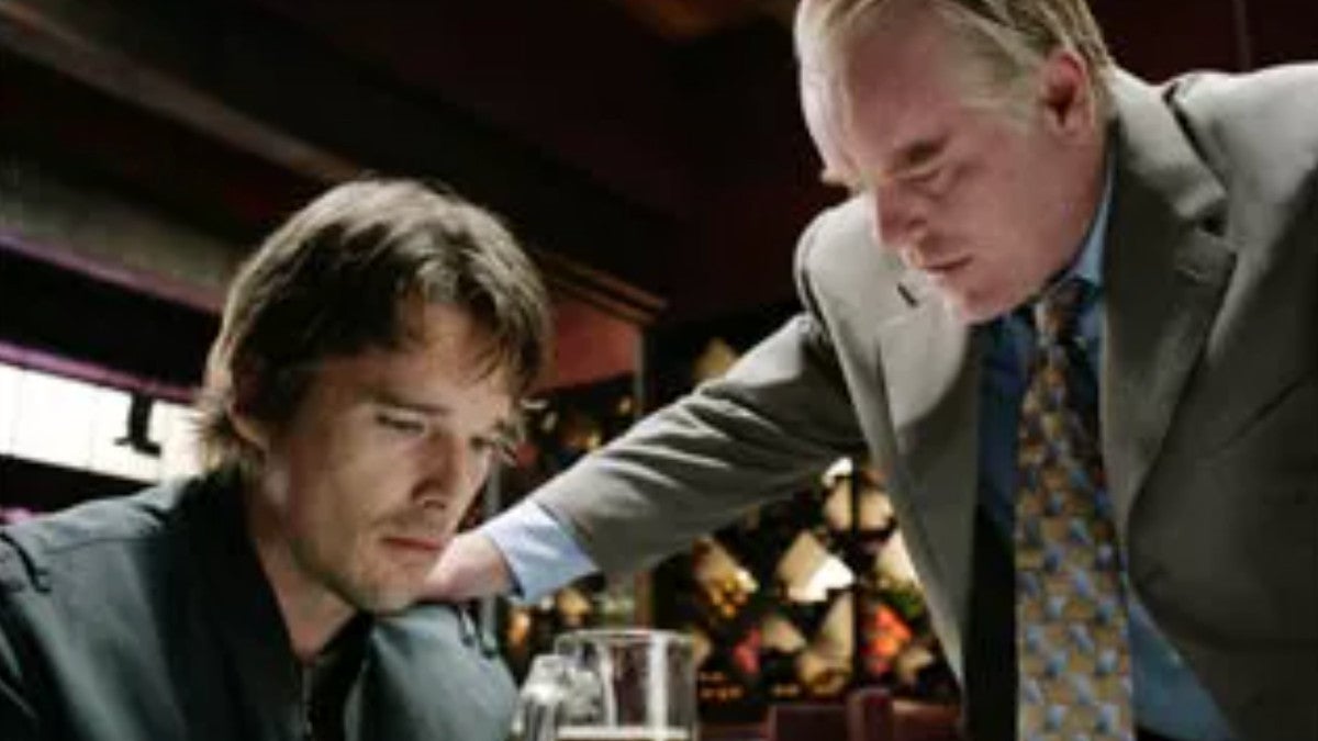 Ethan Hawke révèle les critiques sévères de Philip Seymour Hoffman qui ont débloqué une clé