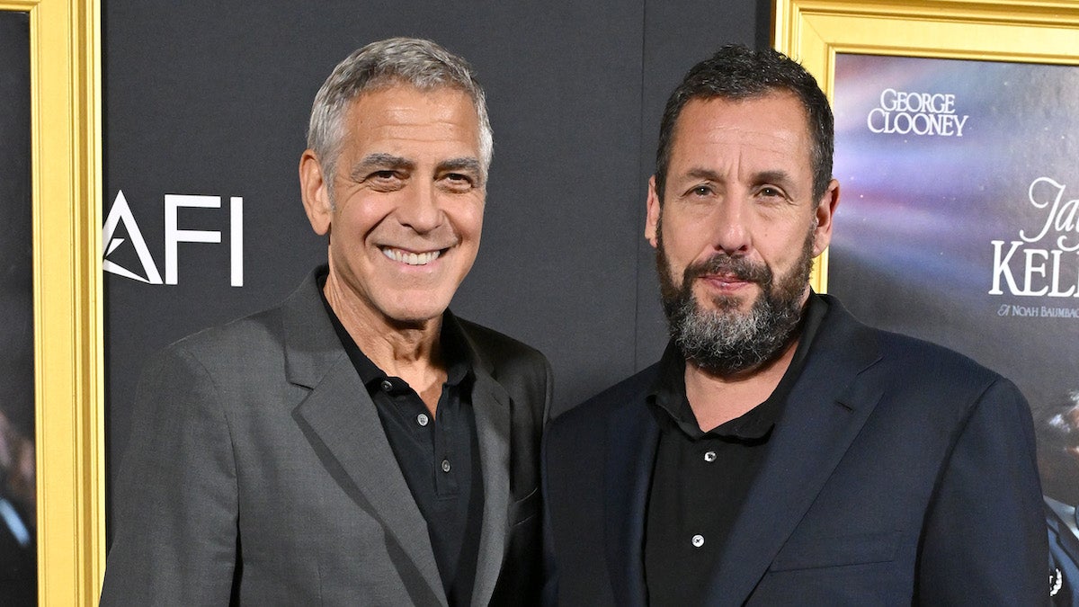 George Clooney et Adam Sandler racontent 30 ans d'amitié à la première de "Jay Kelly" à Los Angeles : "Ce cadeau"